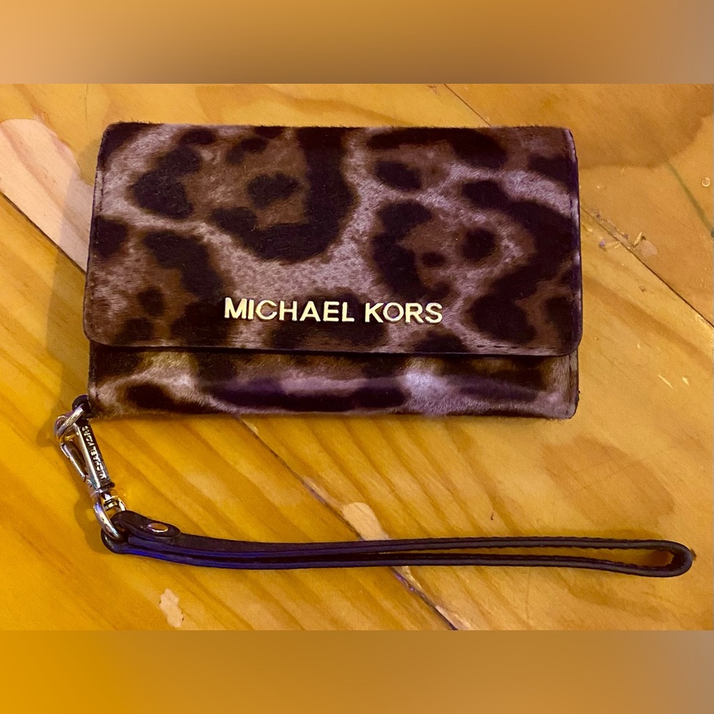 Michael Kors iPhone 4/5 Case | Wallet | Wristlet | Mott Cheetah Print